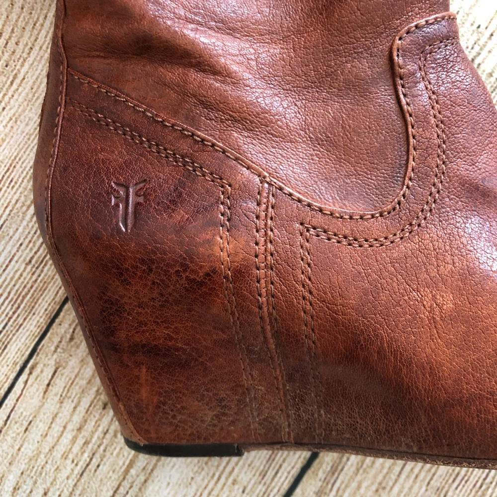 Frye Carson wedges 7.5 - Picture 2 of 8